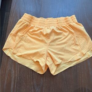 Athleta Women’s lined shorts 4” size small